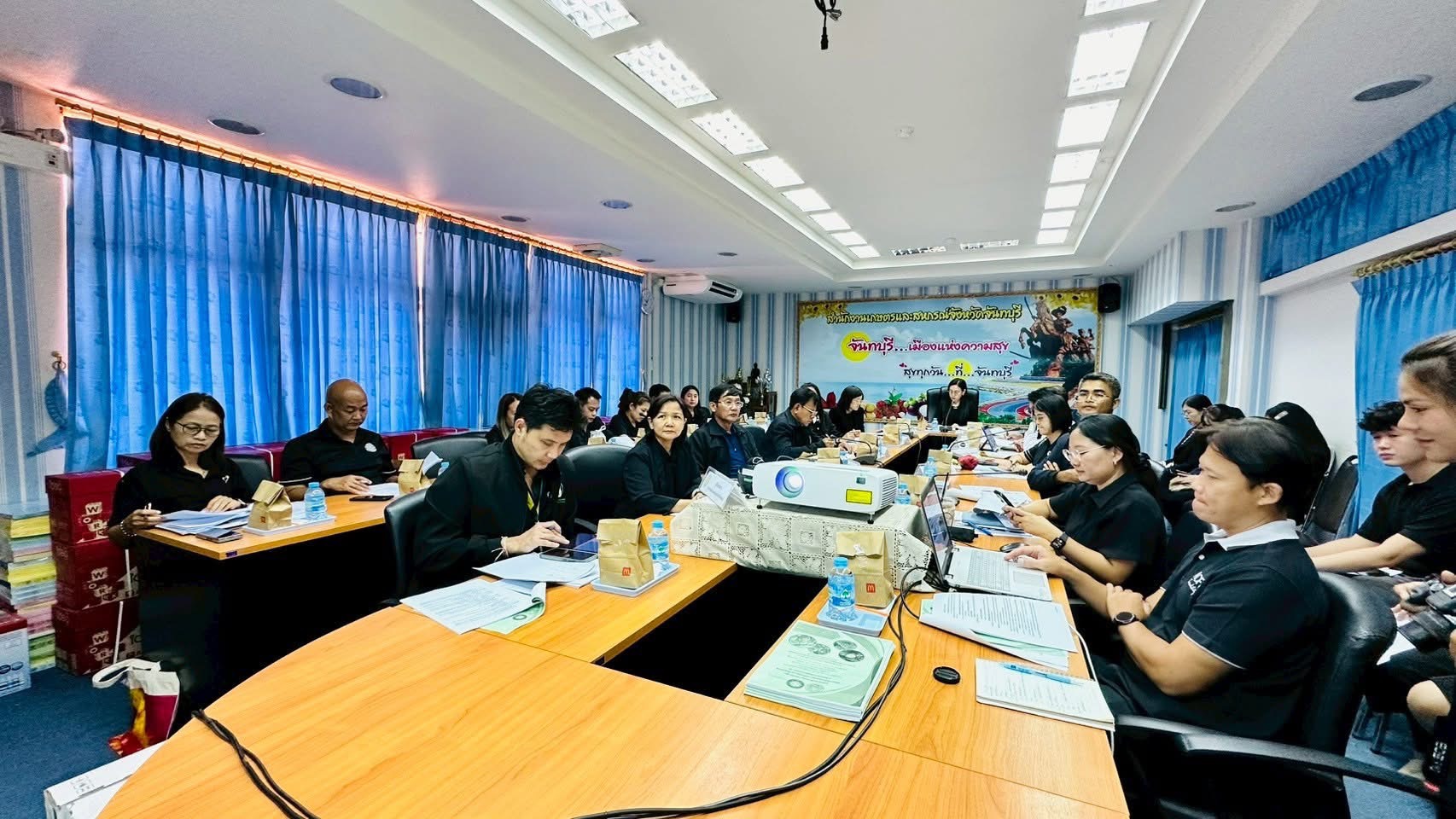 title - ประชุมตรวจติดตามผลการดำเนินงานโครงการตามแผนการตรวจราชการ ของผู้ตรวจราชการกระทรวงเกษตรและสหกรณ์เขตตรวจราชการที่ 9 จังหวัดจันทบุรี ประจำปีงบประมาณ พ.ศ. 2569 ผ่านระบบทางไกลออนไลน์ Application Zoom